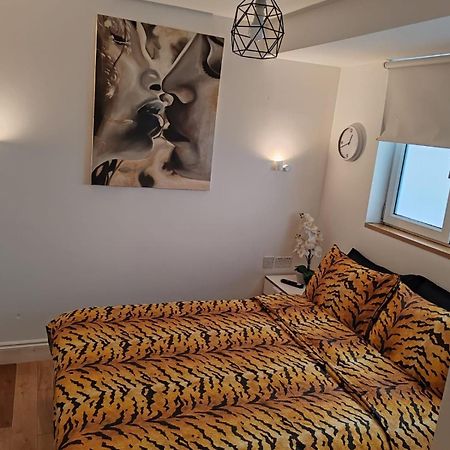 Lgbtq-Double Room London Exterior photo